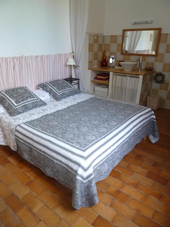 Hotel Mas De Valiguiere Saze  Pokoj fotografie