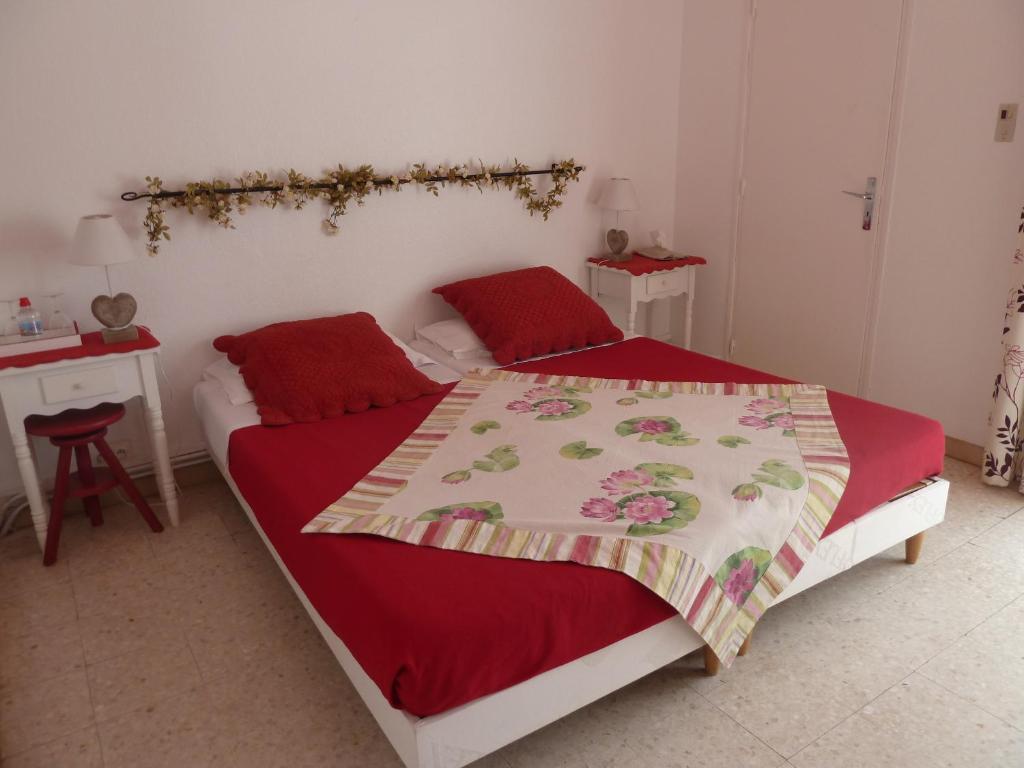 Hotel Mas De Valiguiere Saze  Pokoj fotografie